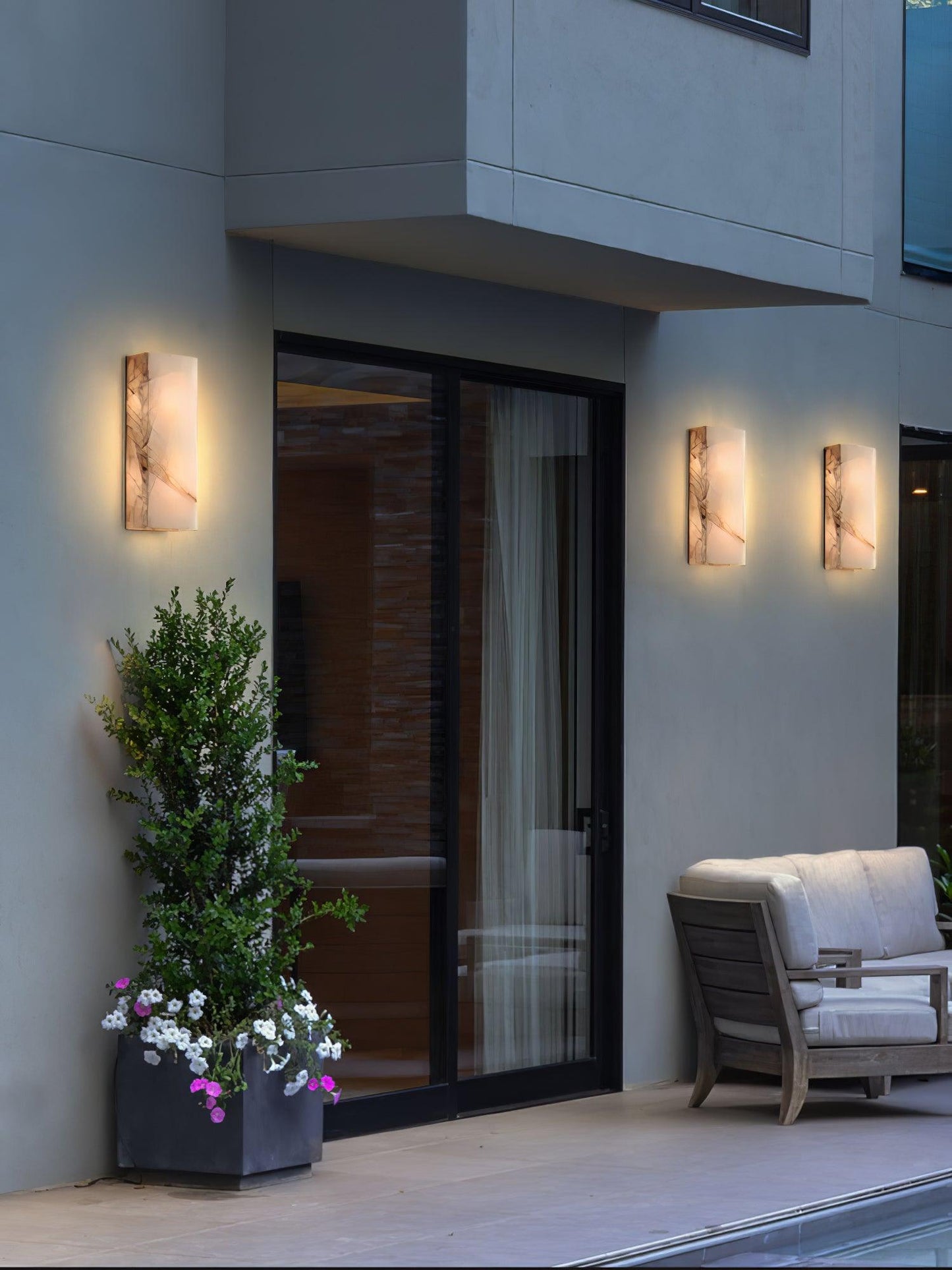 AlabasterGlow | Elegancki Nowoczesny Kinkiet Zewnętrzny LED IP65