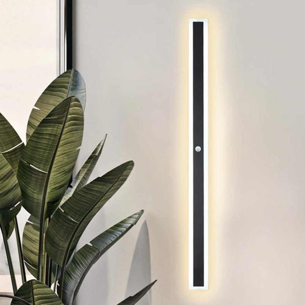 Arisha | Modern Stylish Metal Garden Wall Lamp with LED Lighting