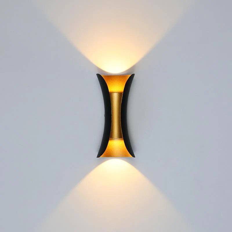 Luminara | Elegantny Metalowy Kinkiet Zewnętrzny LED do Ogrodu