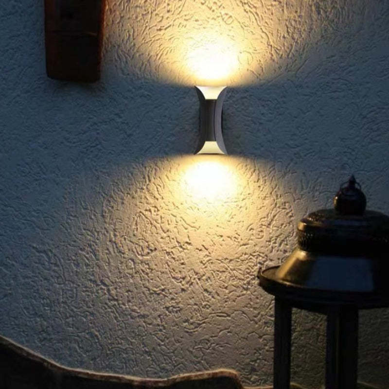 Luminara | Elegantny Metalowy Kinkiet Zewnętrzny LED do Ogrodu