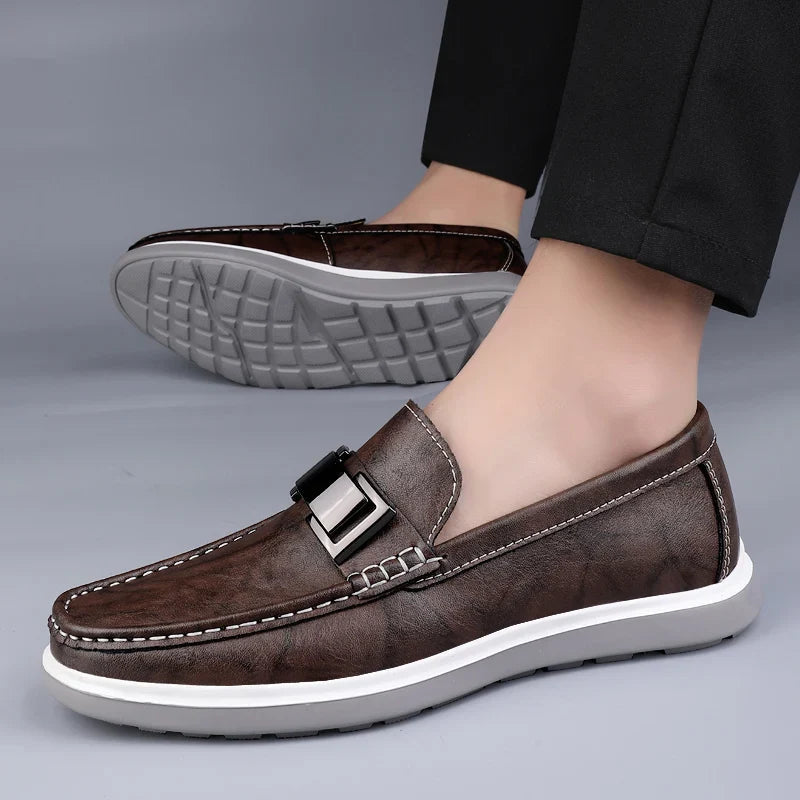 Męskie Skórzane Mokasyny | Eleganckie Wsuwane Buty z Metalowym Detalem
