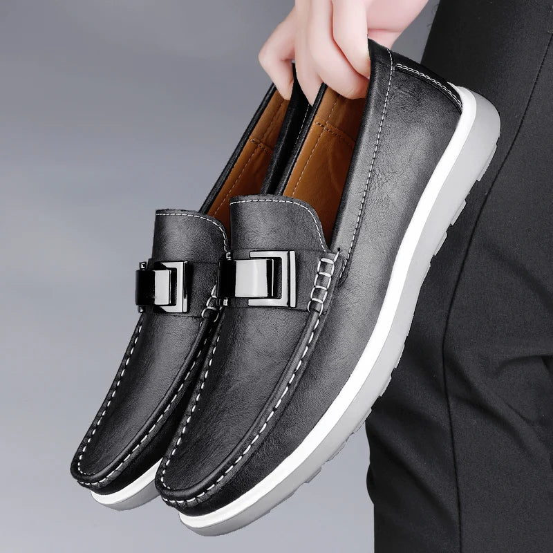Męskie Skórzane Mokasyny | Eleganckie Wsuwane Buty z Metalowym Detalem