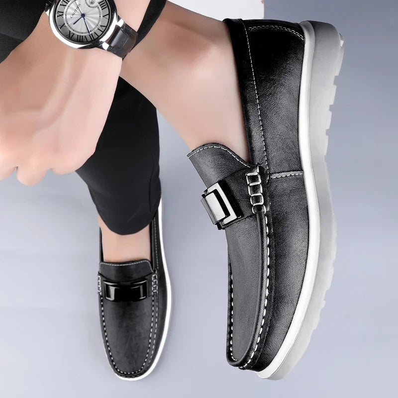 Męskie Skórzane Mokasyny | Eleganckie Wsuwane Buty z Metalowym Detalem