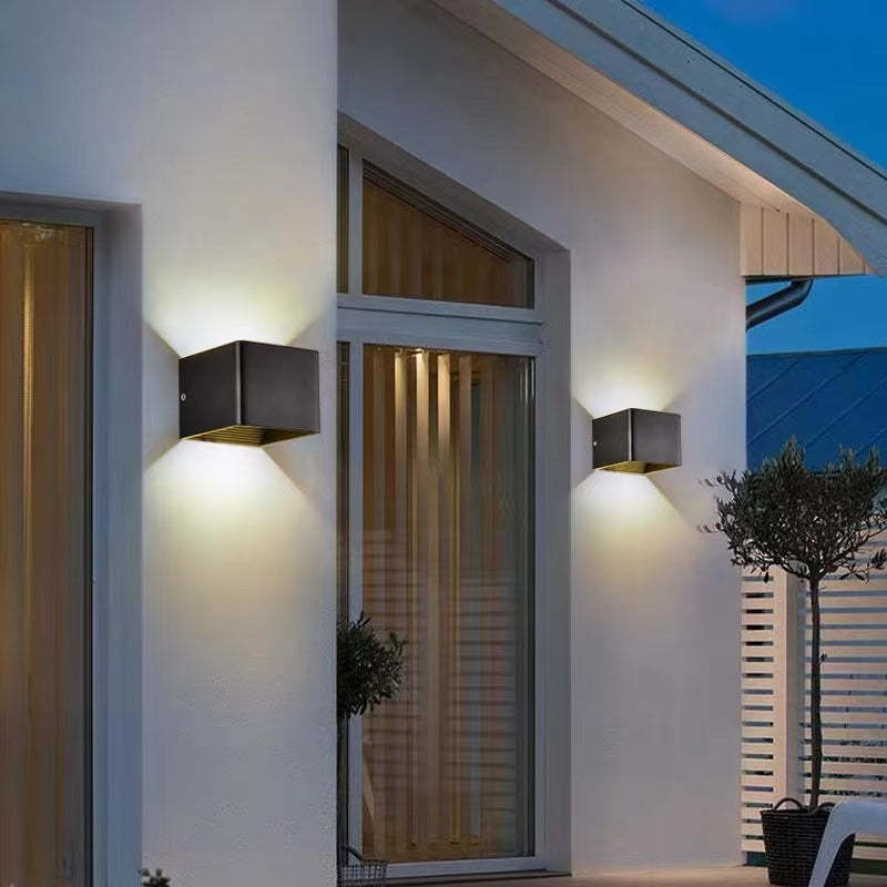 RayMetal | Elegantny Wodoodporny Kinkiet Zewnętrzny LED do Ogrodu