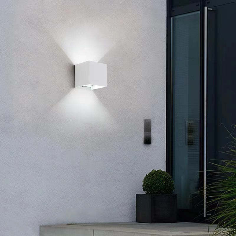 RayMetal | Elegantny Wodoodporny Kinkiet Zewnętrzny LED do Ogrodu