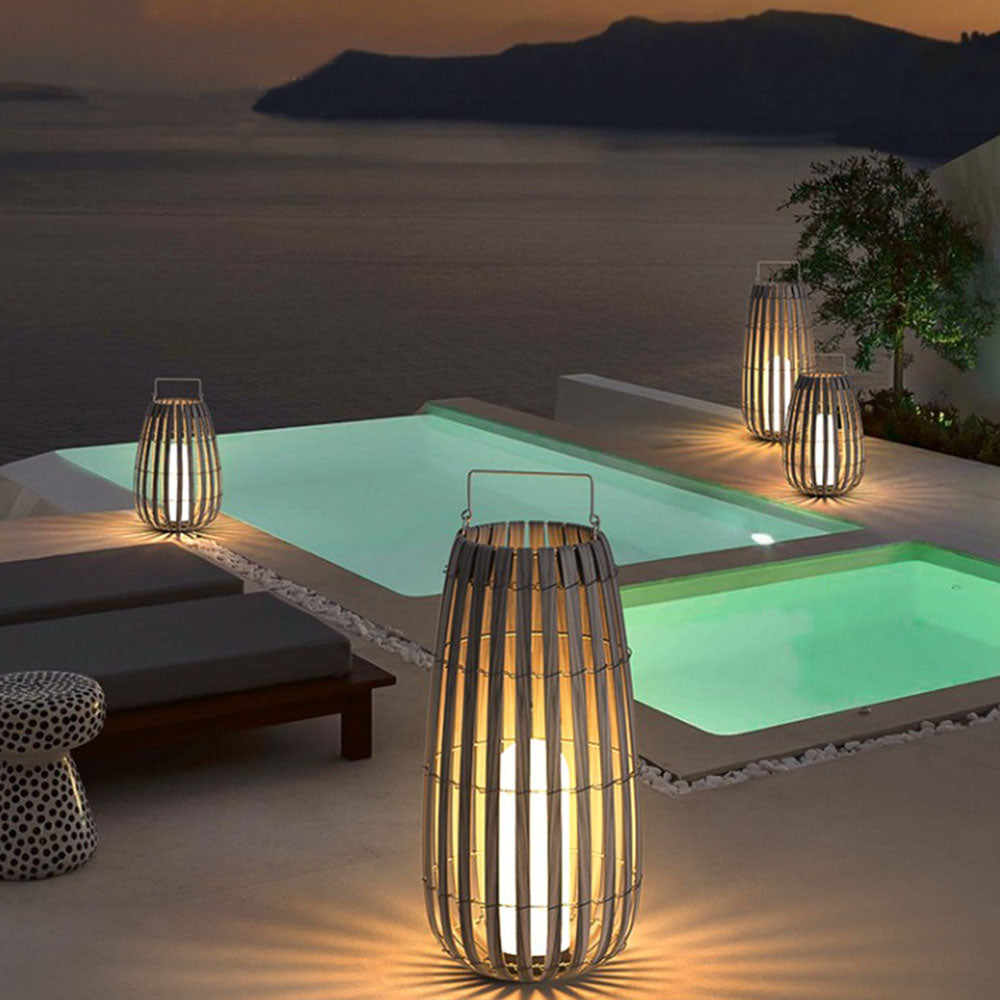 RayVintage | Elegancka Drewniana Lampa Ogrodowa z Naturalnym Urokiem