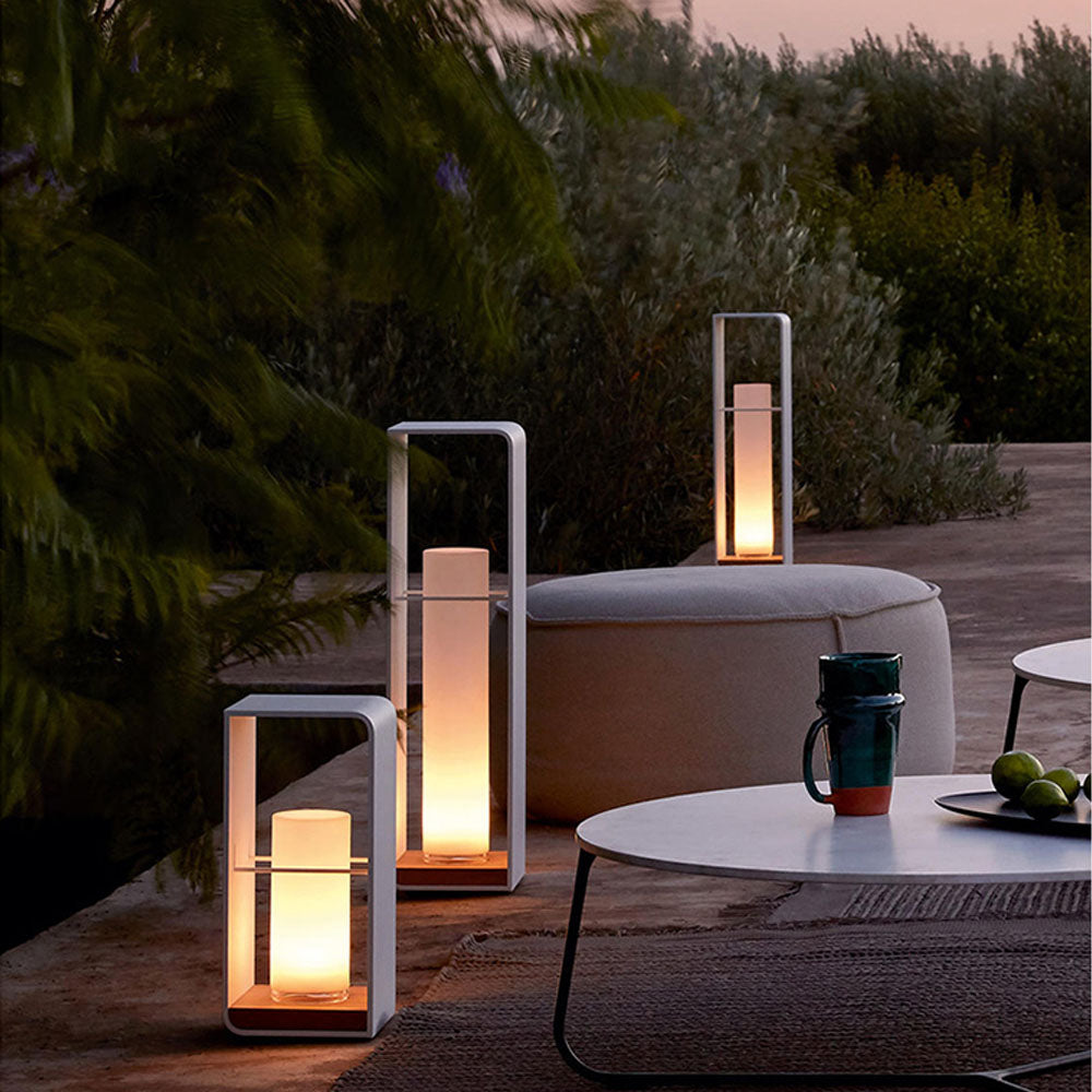 SolarisGlow | Nowoczesna Metalowa Lampa Zewnętrzna Solarna LED